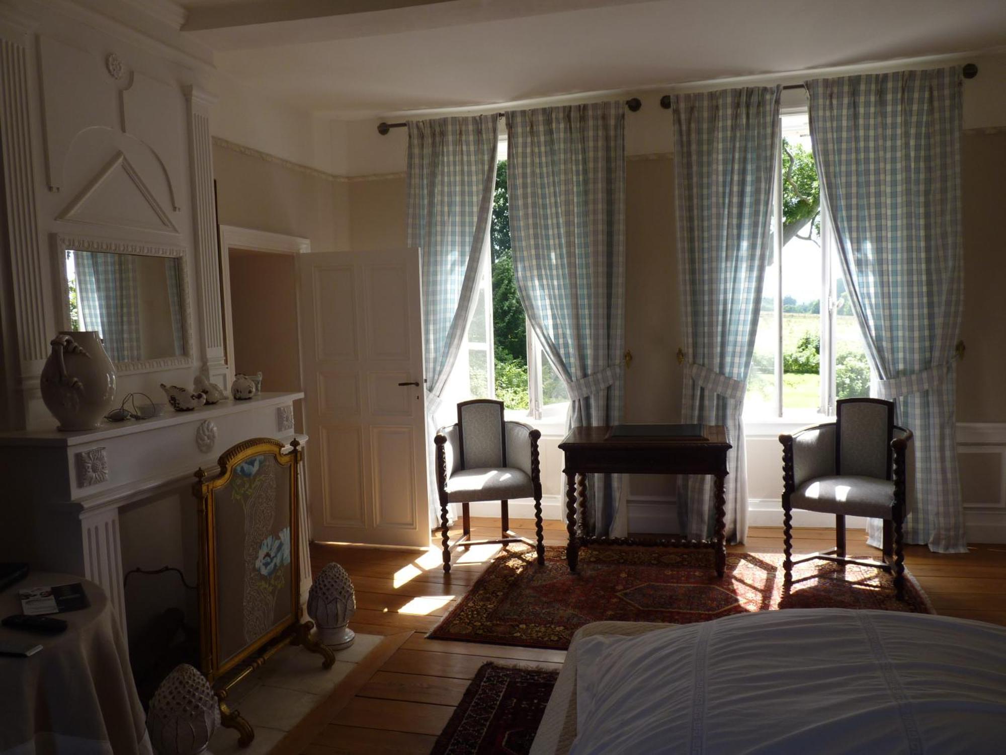 Chambres D'Hotes Le Petit Sully Sully  Екстериор снимка